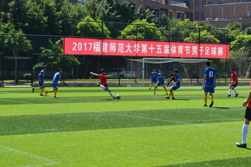  AC米兰防线送礼遭绝杀  